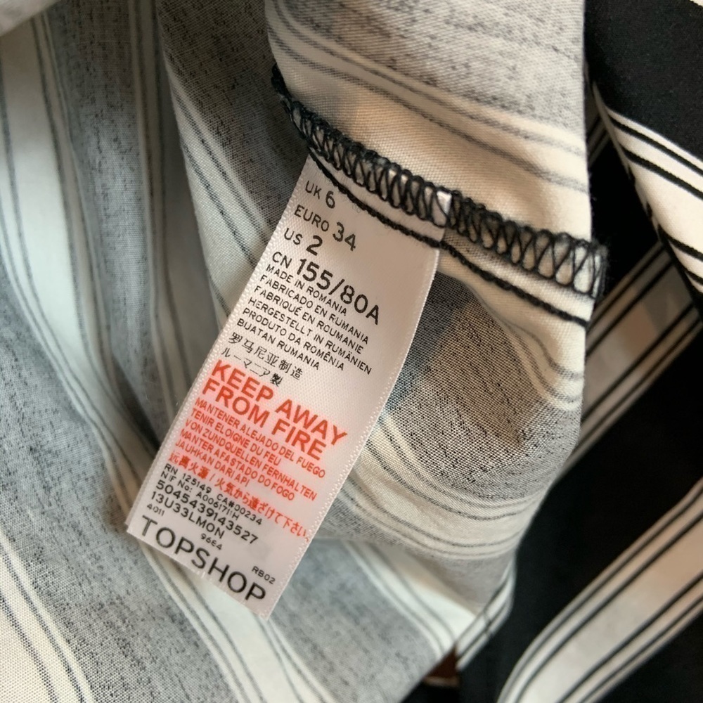 𝅺topshop asymmetrical Black and White top - Picture 7 of 7